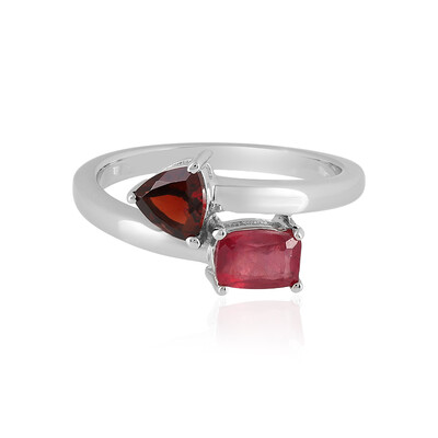 Anello in argento con Rubino del Madagascar