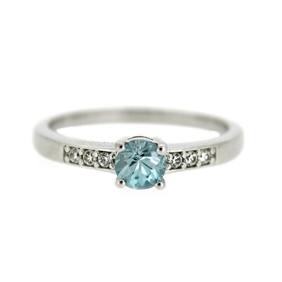 Anello in argento con Zircone Ratanakiri